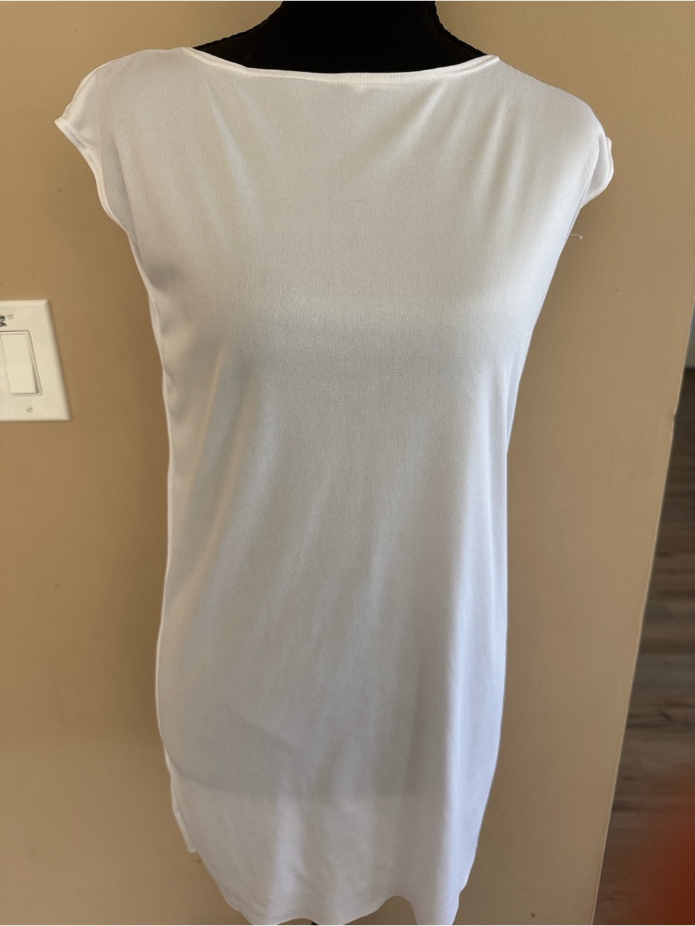 Women's White Cap-Sleeve Tunic Top